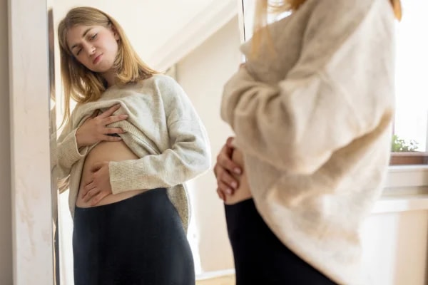 Médica alerta quando gases e inchaço abdominal devem ser investigados