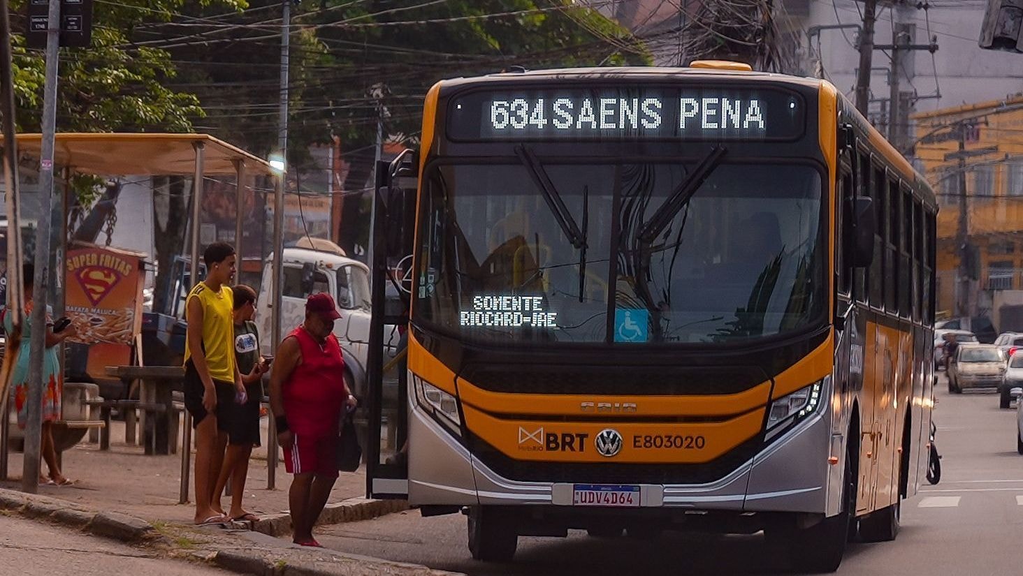 Ônibus municipais do Rio deixam de aceitar dinheiro no fim do mês; entenda