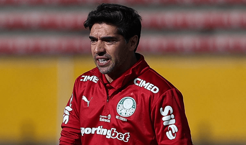 Com vantagem curta, Palmeiras visita LDU por vaga na semi da Libertadores