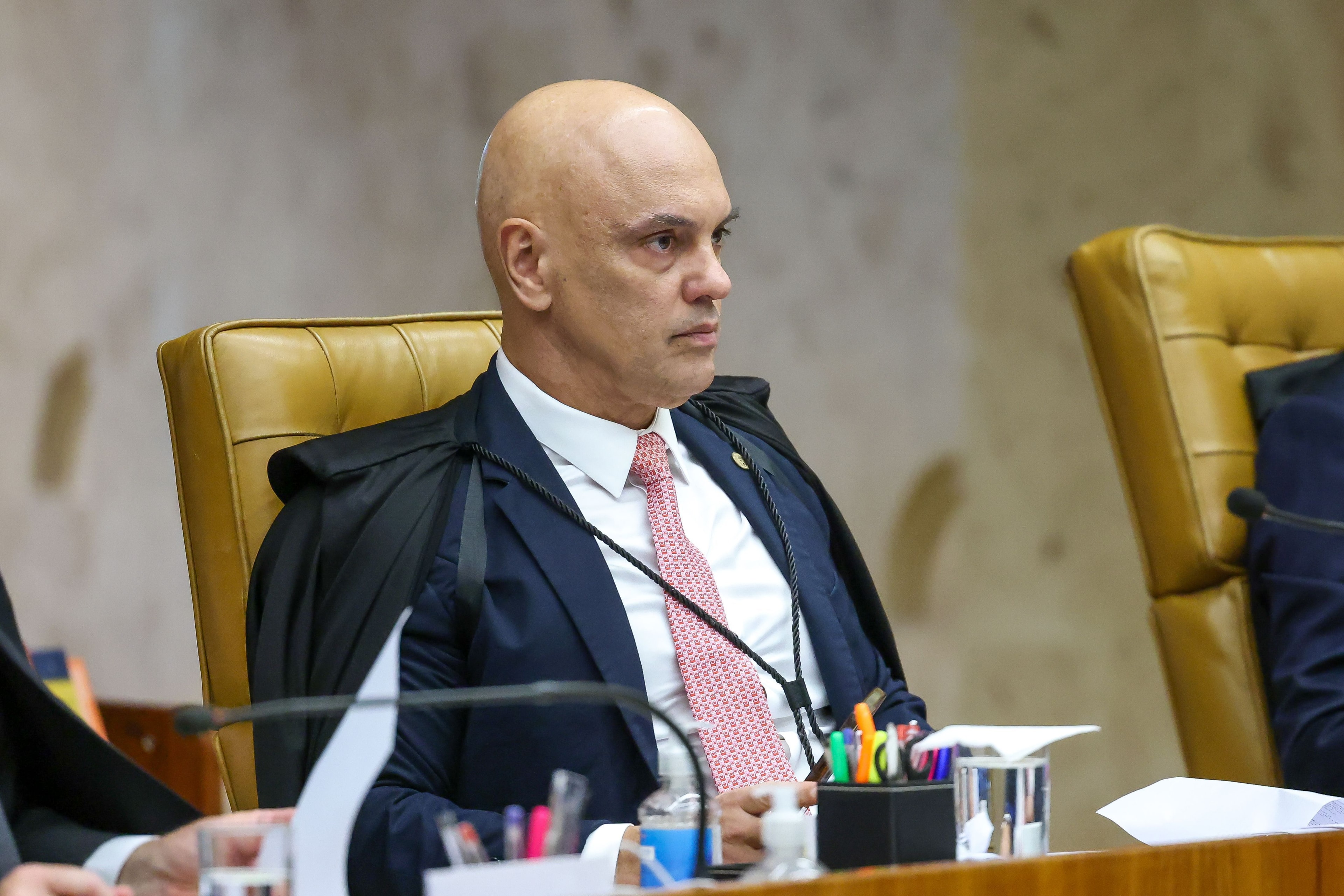 Jair Renan usa nome do pai e vai aparecer nas urnas como Jair Bolsonaro
