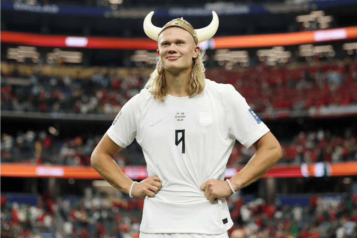 Erling Haaland brinca com atualização do Google que faz remada viking