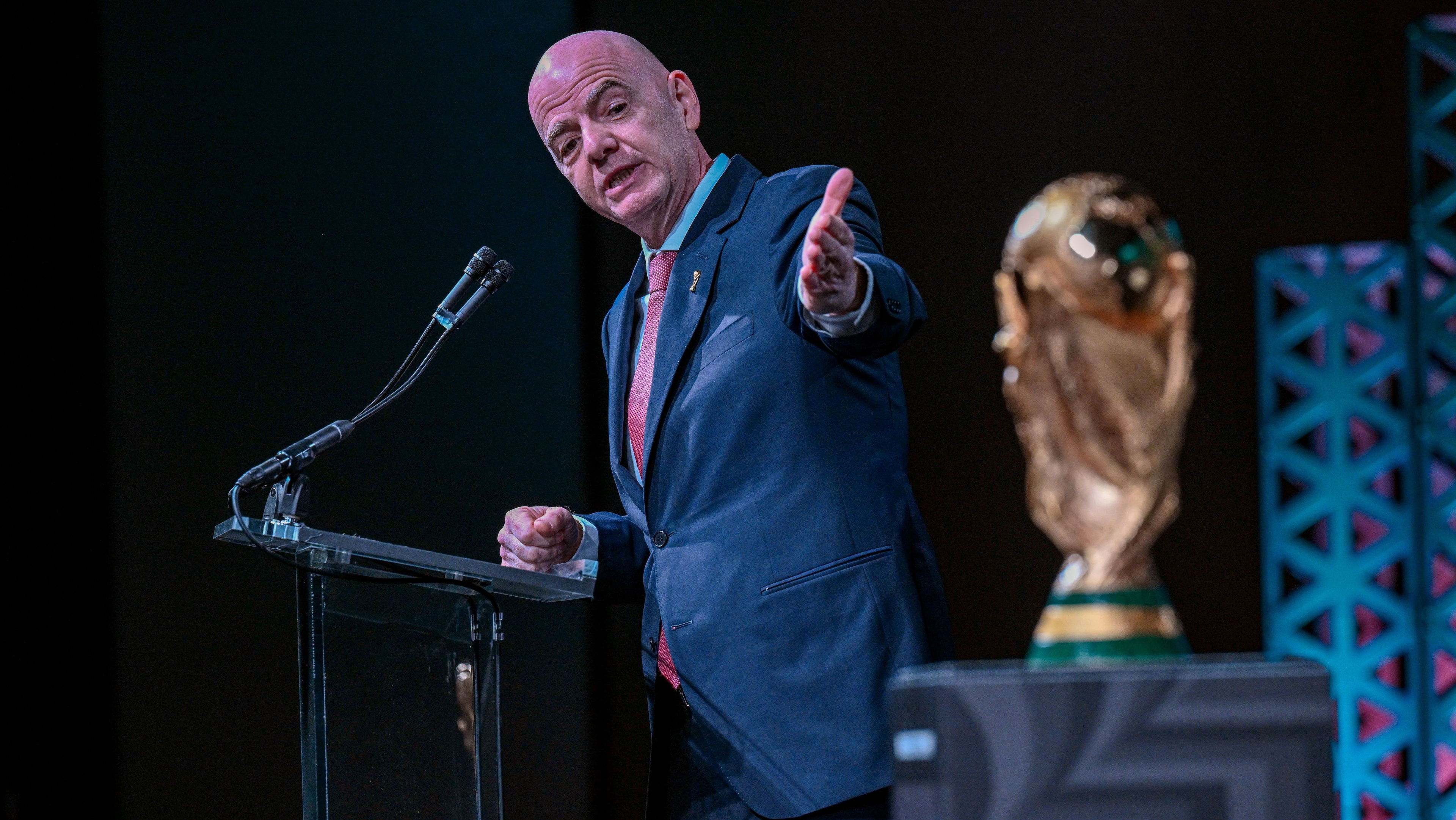 Uefa quer apoio de dono do PSG para boicotar Copa do Mundo de Clubes