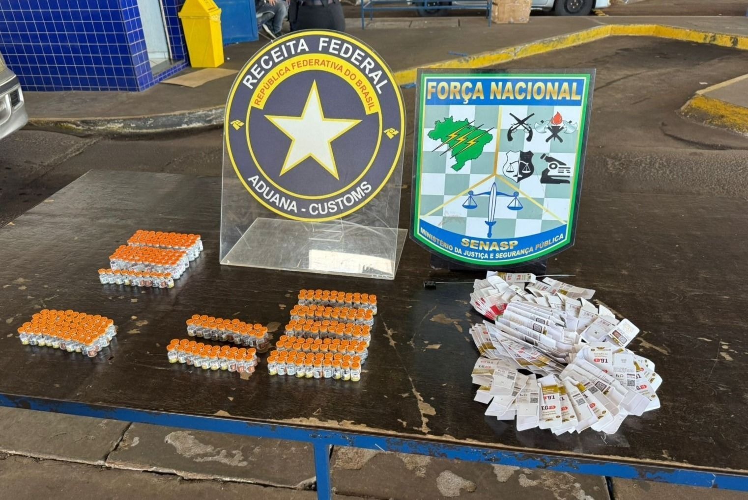 Receita apreende mais de mil ‘âmpolas emagrecedoras’ em Foz do Iguaçu