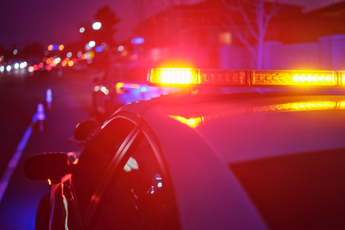 Mãe protege filho de 5 anos e leva socos e chutes do marido