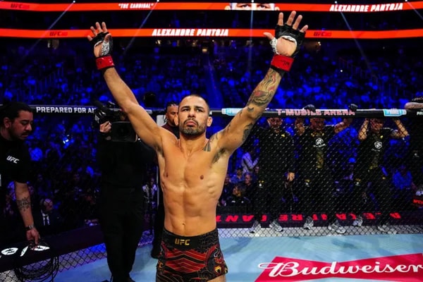 Alex Pantoja busca recuperar o cinturão: veja card completo do UFC 331
