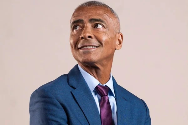 Romário devolve R$ 29 mil ao Senado após período na Copa do Mundo