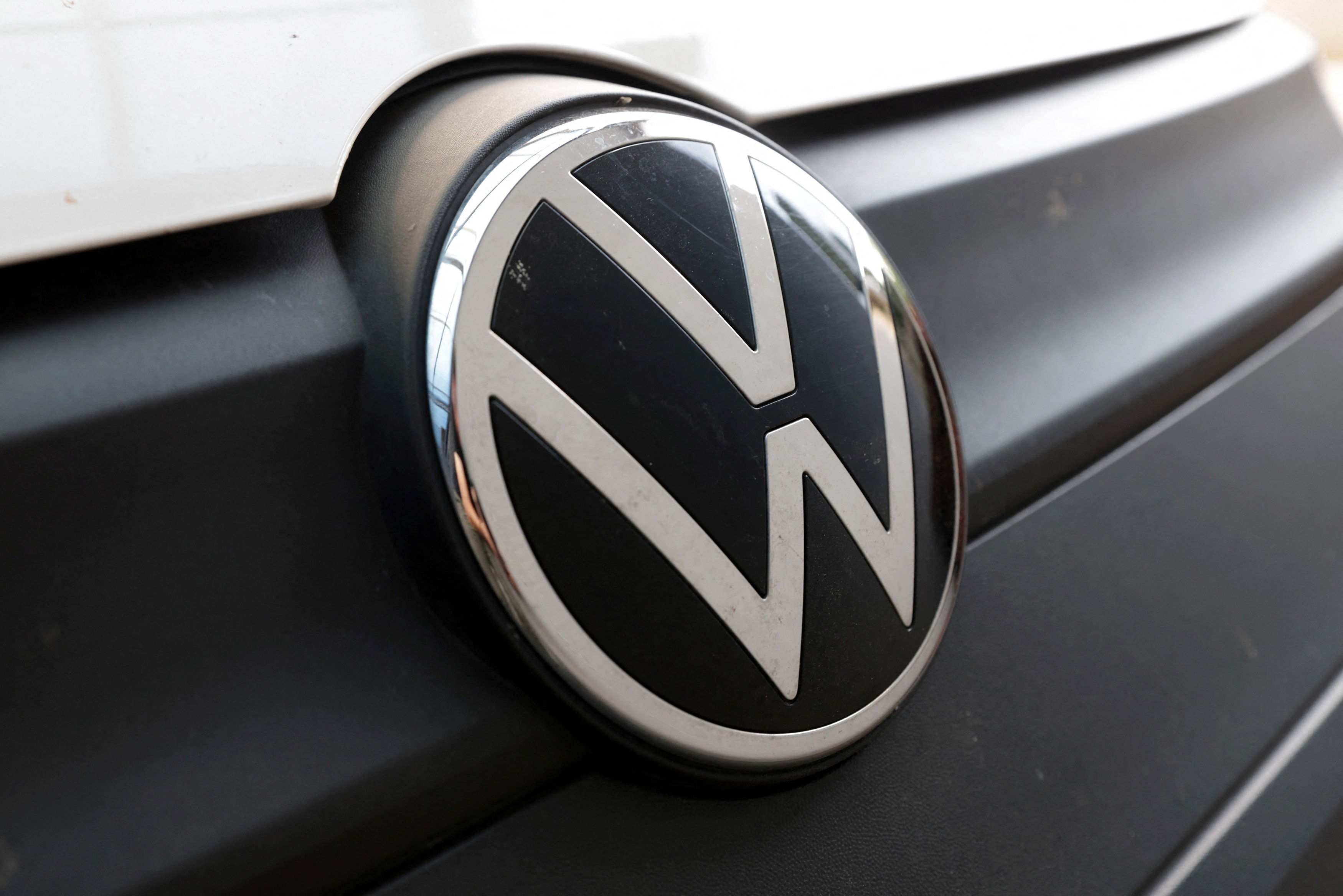 Conselho da Volkswagen aprova reestruturação e sinaliza cortes de 50 mil empregos