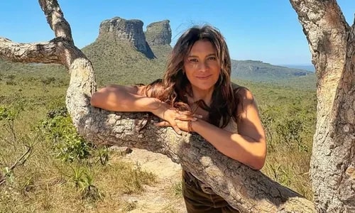 Lá na Minha Terra: Dira Paes explica sofrimento de Rosenda após sumiço do marido