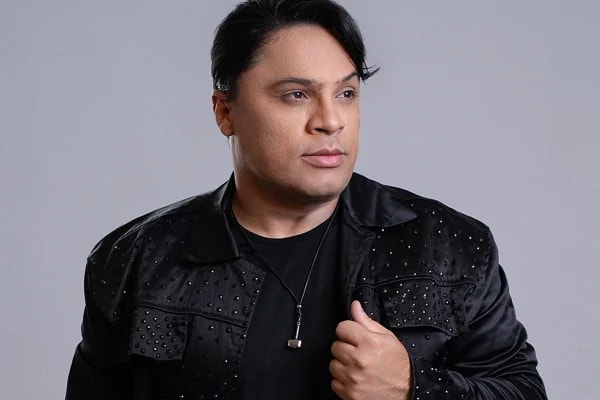 Aos prantos, Kally Fonseca se despede de Neto Araújo