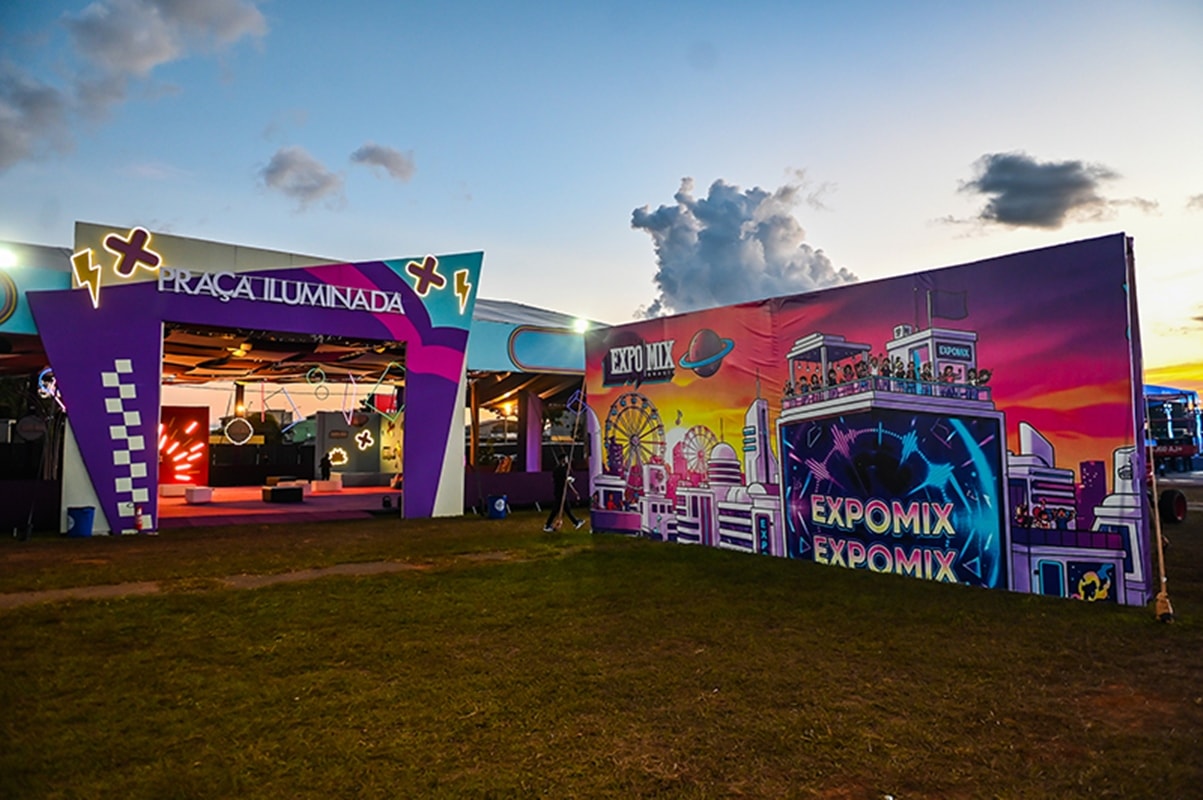 8ª edição do ExpoMix Brasil terá shows de Léo Santana e Naiara Azevedo