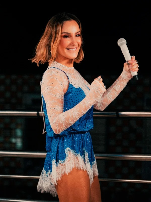 Claudia Leitte diz se filha seguirá seus passos: "Está se divertindo"
