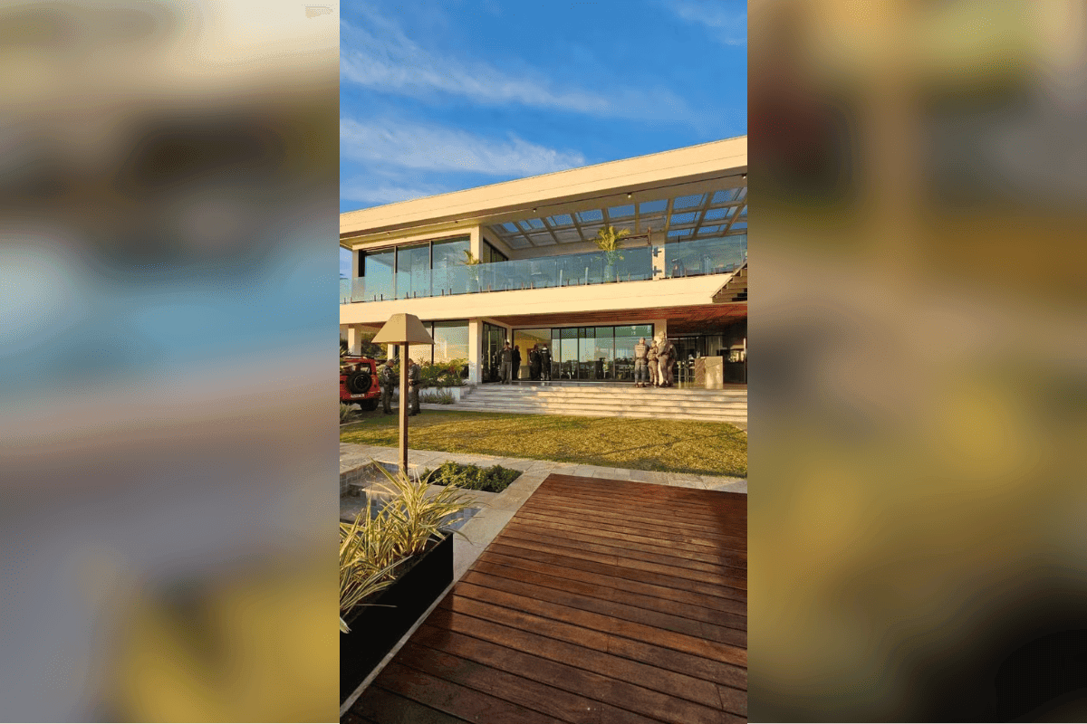 Veja fotos da mansão de influenciador Chrys Dias, preso nesta quarta