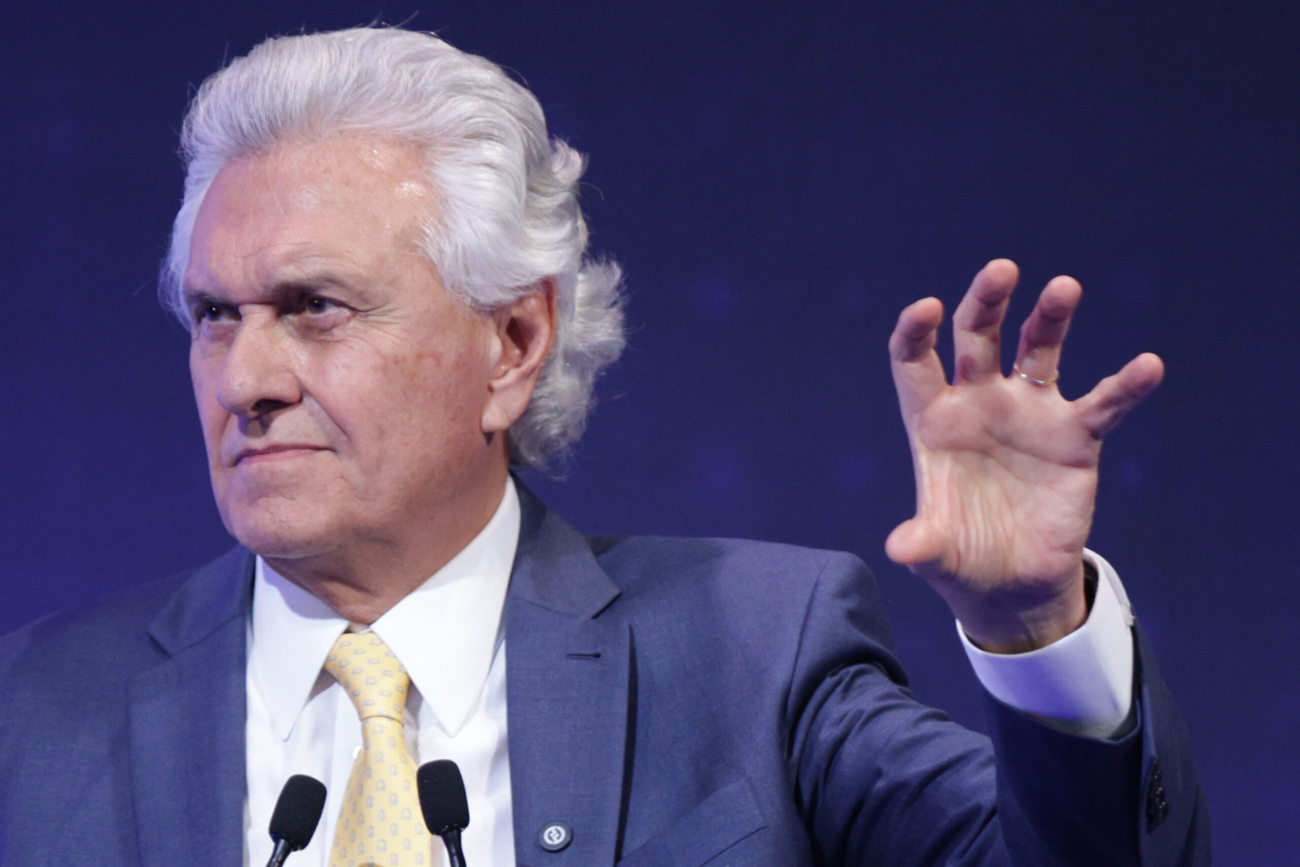 Caiado critica Flávio e diz que Brasil perdeu "relevância" com Lula