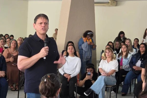 Tarcísio e Haddad miram mulheres em primeiro dia de campanha