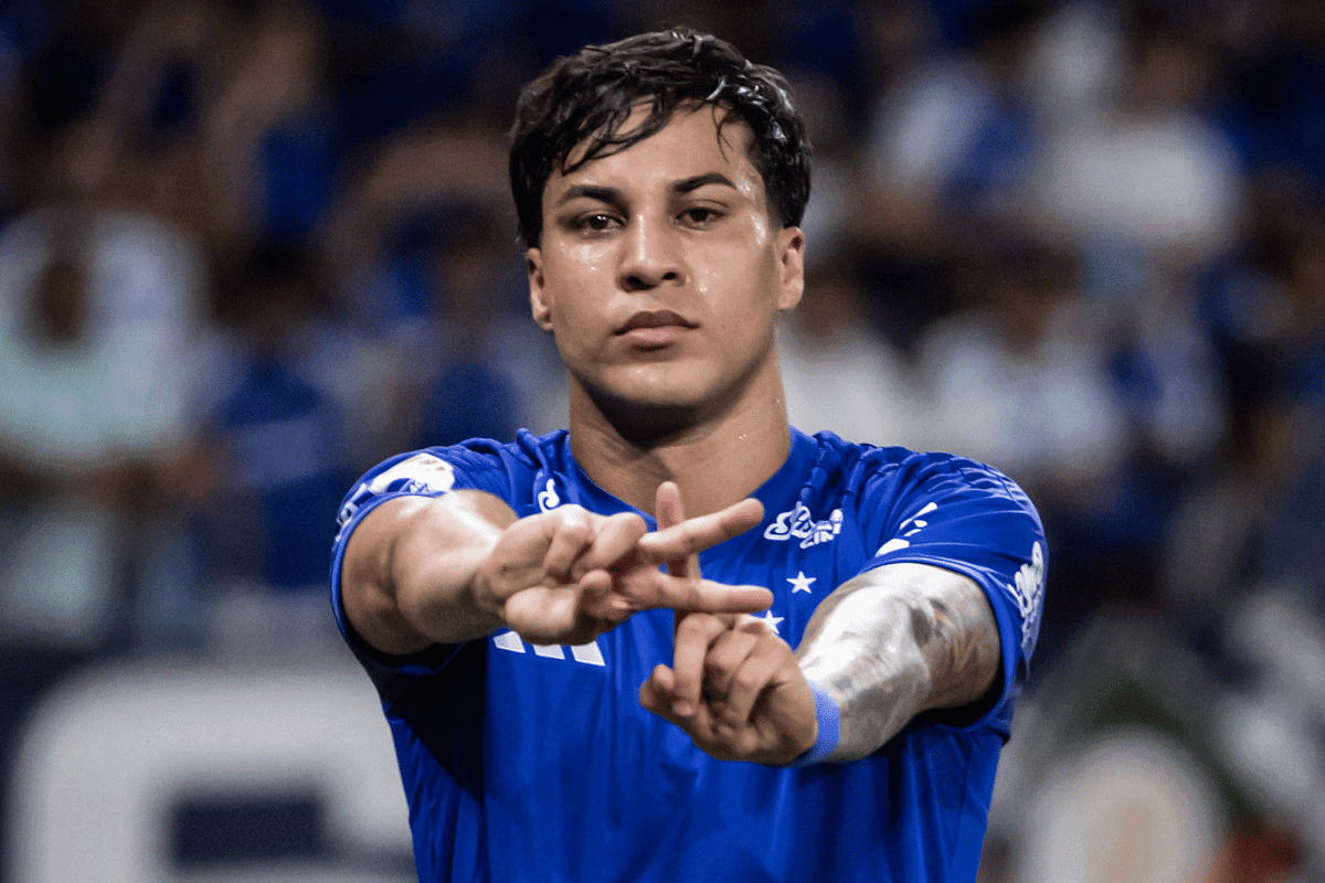Cruzeiro vence São Paulo no Mineirão e entra no G-4 do Brasileirão