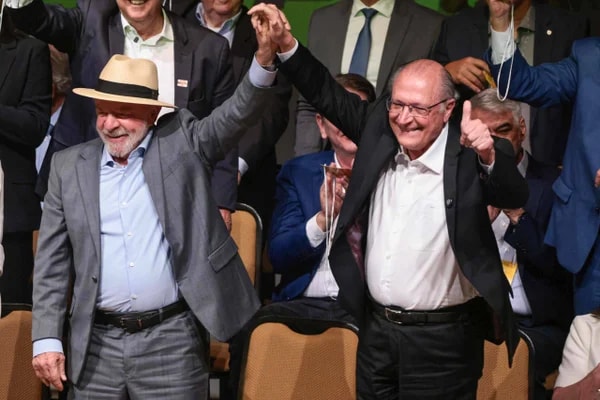 Lula recicla promessas de campanha em novo programa de governo