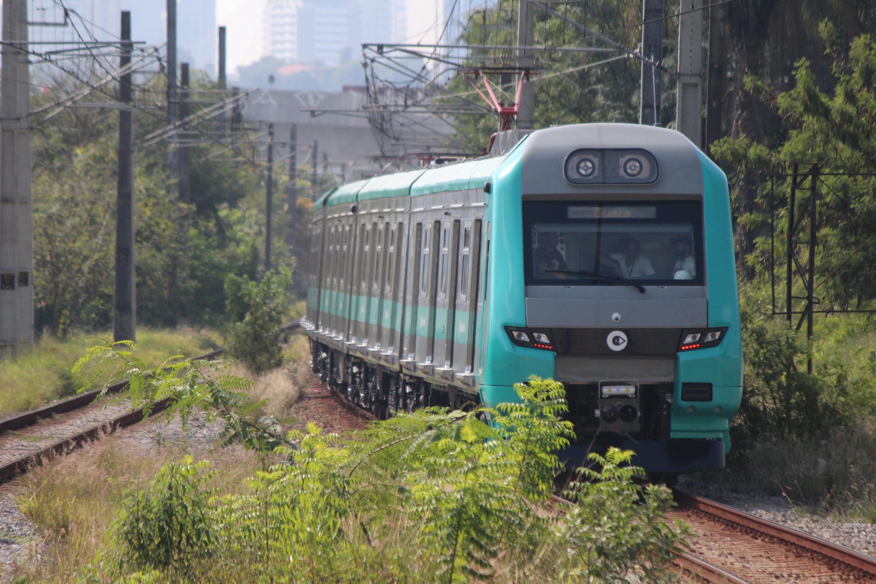 SP: Linha 7-Rubi opera com velocidade reduzida após vazamento de óleo