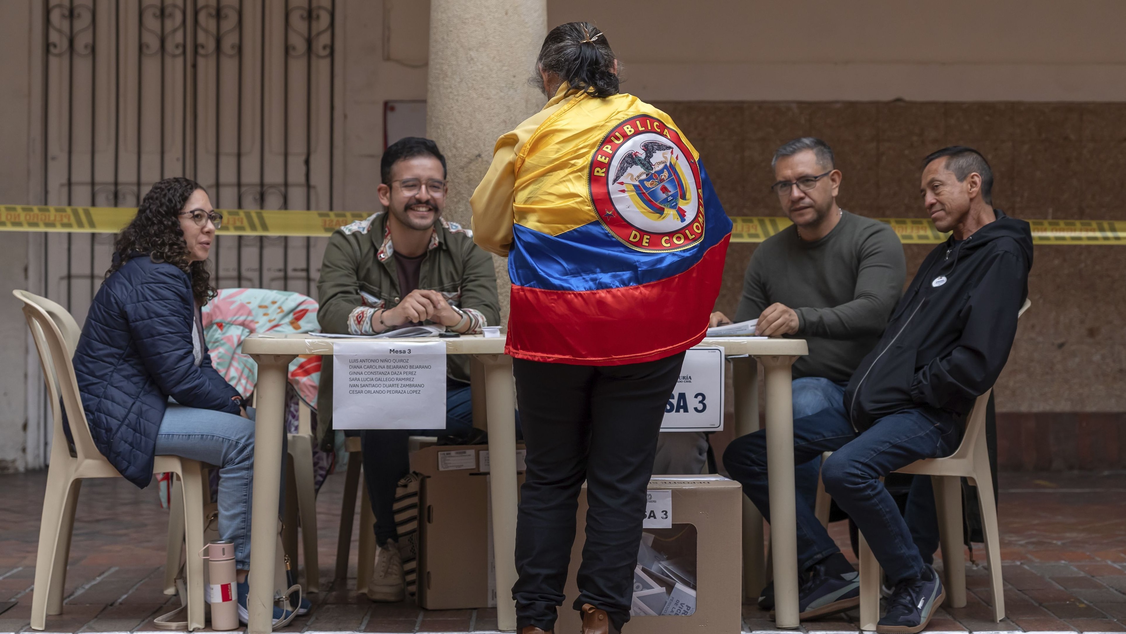 Trump parabeniza De la Espriella após resultado preliminar na Colômbia