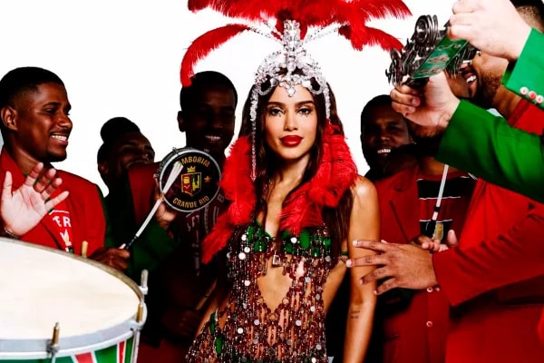 Professora de Anitta sobre preparação para ser rainha: "Já sabe sambar"