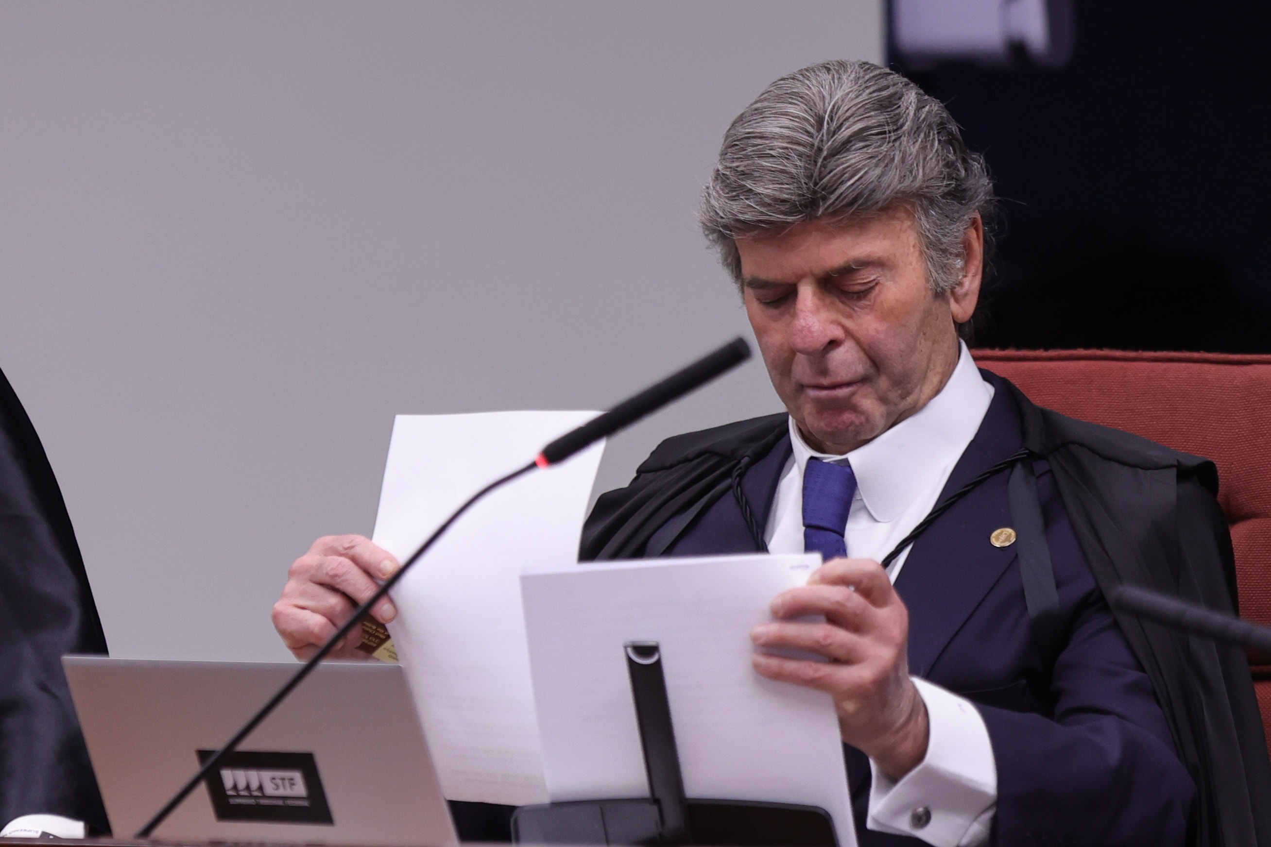Fux vota com Cármen Lúcia para derrubar flexibilização da Lei da Ficha Limpa