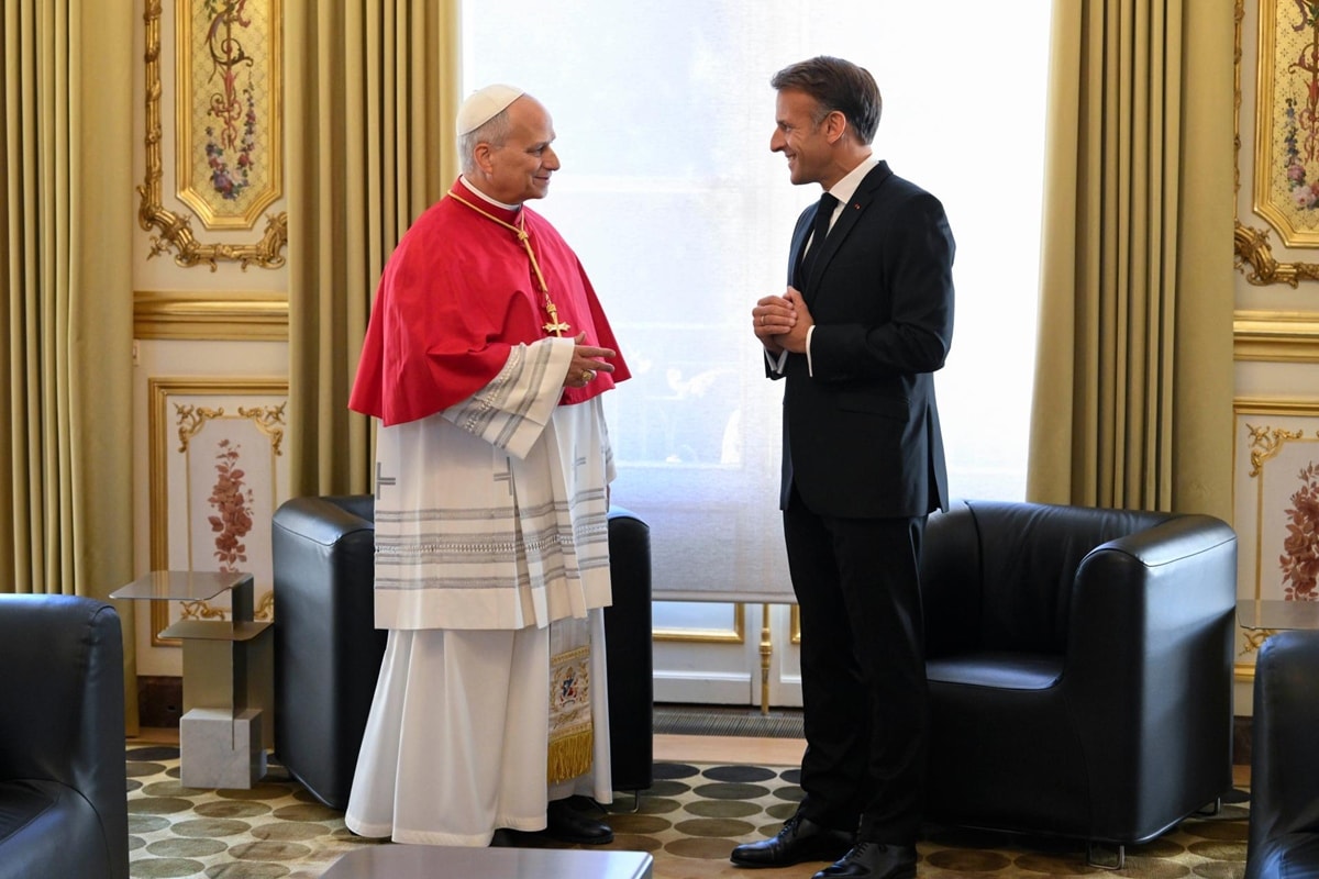 Papa Leão XIV questiona “uso da ciência para lucro” em encontro com Macron