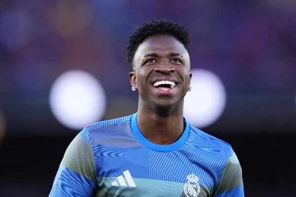 Real Madrid aumenta proposta por Vini Jr e pressiona por resposta rápida