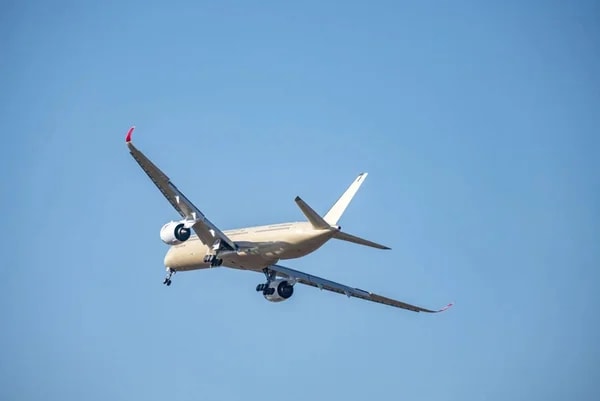 Decolagem de voo da Azul é abortada em Brasília após falha em GPS