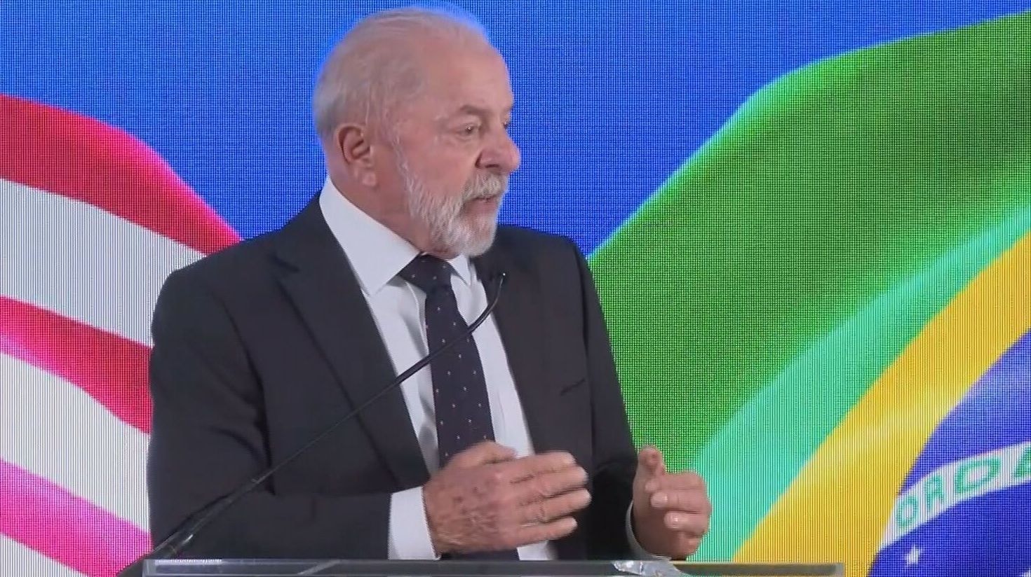 Lula anuncia fim de sessões de radioterapia: “Estou bem e feliz”