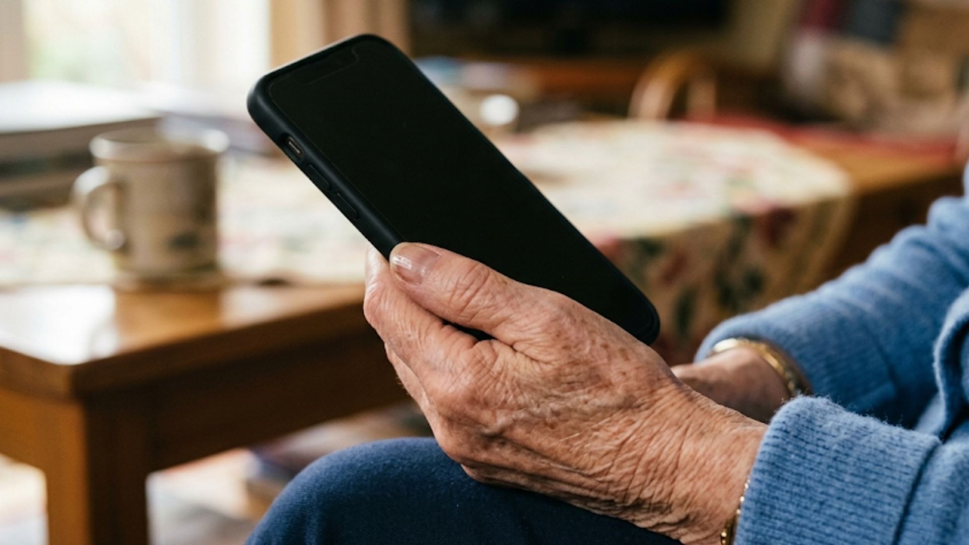 Como transformar seu celular antigo em uma segunda tela para o seu computador