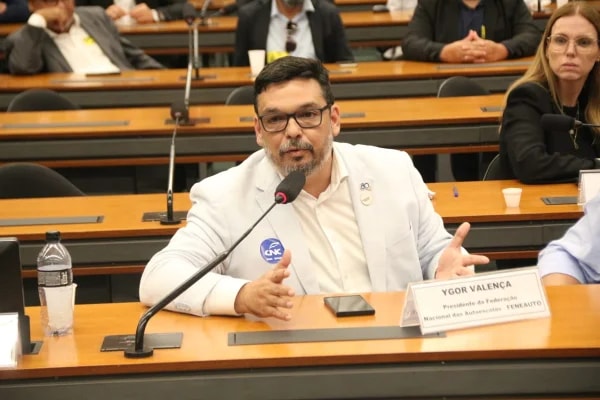 Federação das autoescolas rebate fala de ministro sobre "escravos"