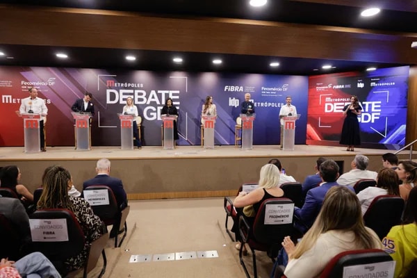 Após blocos marcados por acusações, candidatos apresentam planos de governo
