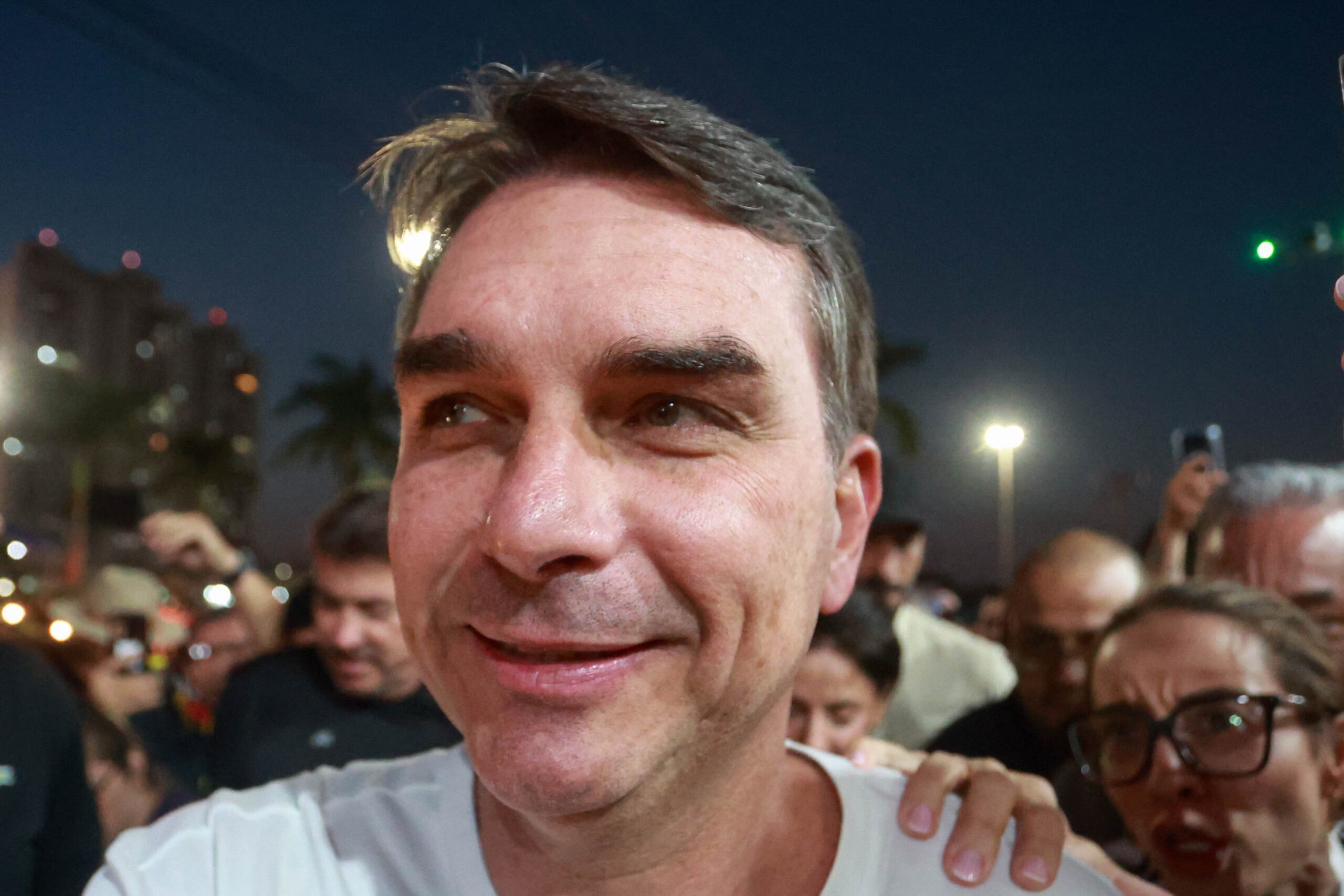 Nunes Marques pede à PF para investigar filiação de Flávio ao Missão
