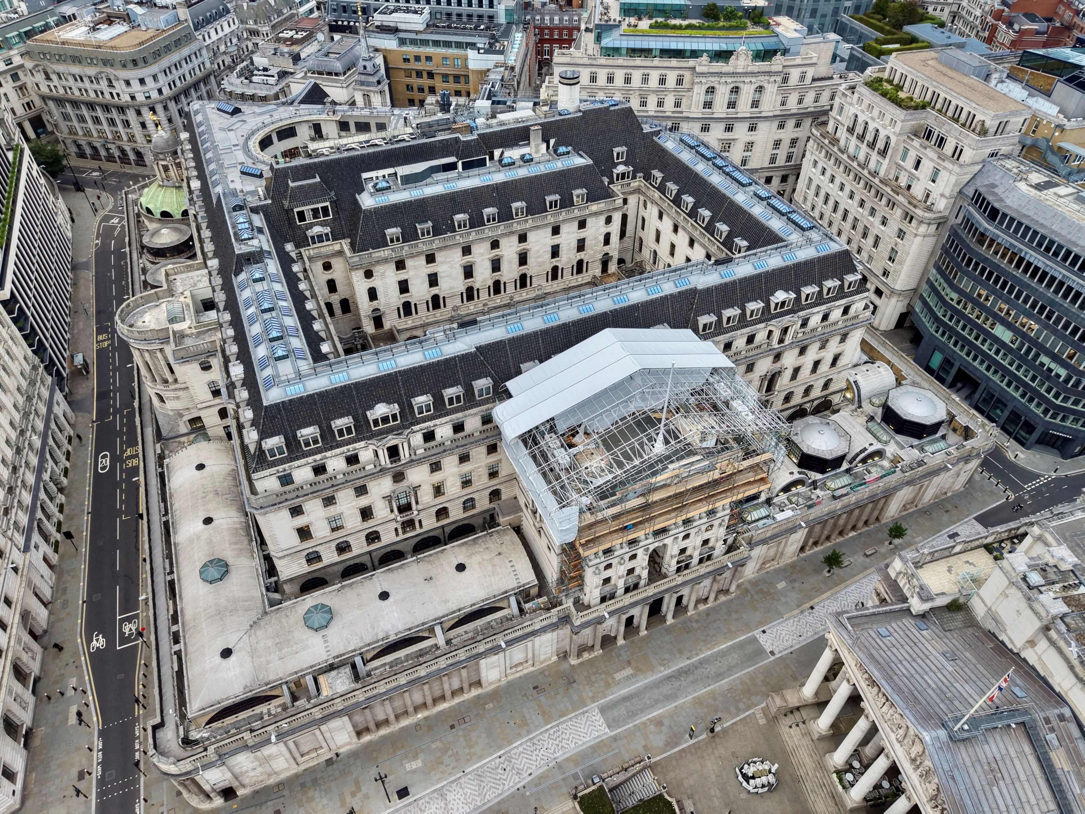 Banco da Inglaterra mantêm juros em 3,75%, mas mais membros apoiam alta