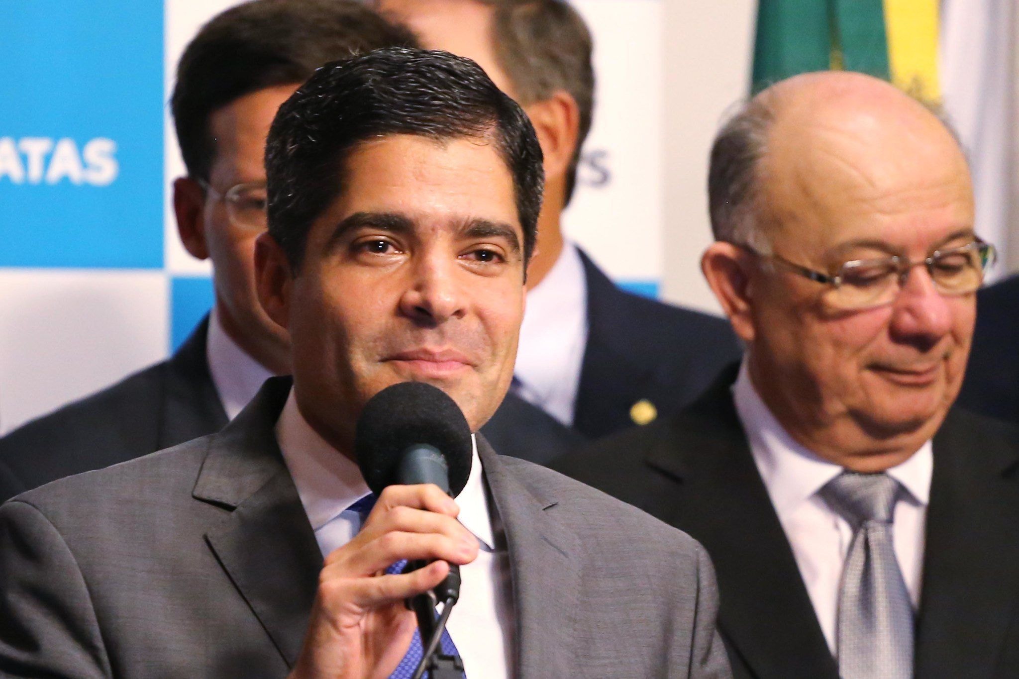 Fachin decide remarcar análise do caso envolvendo Mendonça
