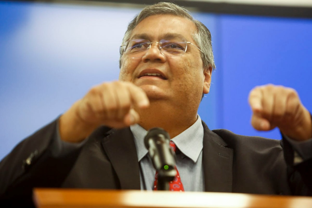 Dino cita “ruína da Nação” em decisão que recoloca Andrei na PF