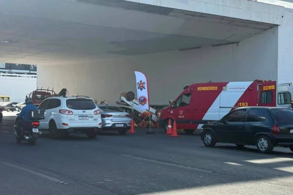 Simulação do Corpo de Bombeiros impacta trânsito no Eixo Monumental