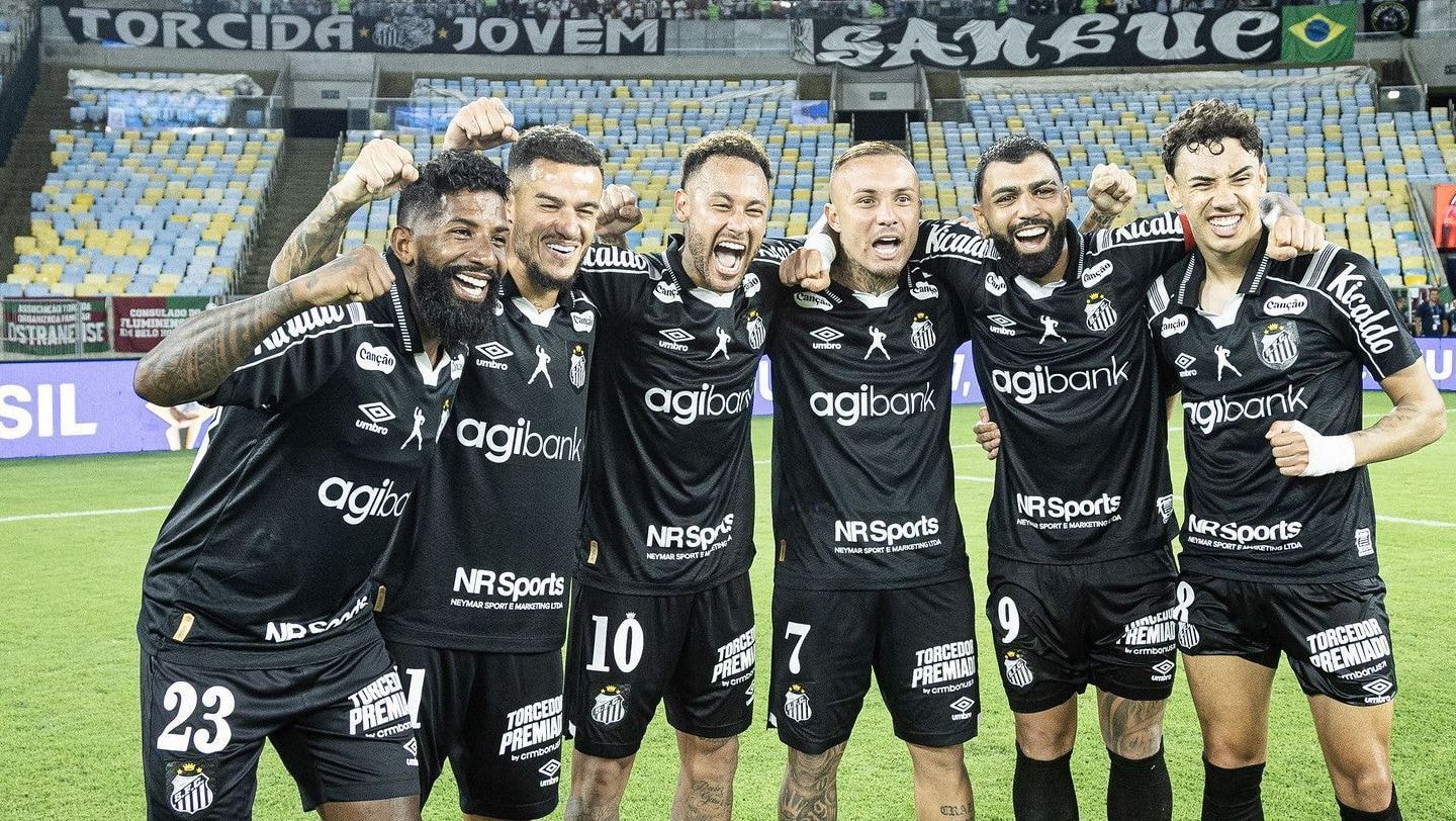 Estádio da Portuguesa é alvo de protestos da própria torcida; entenda