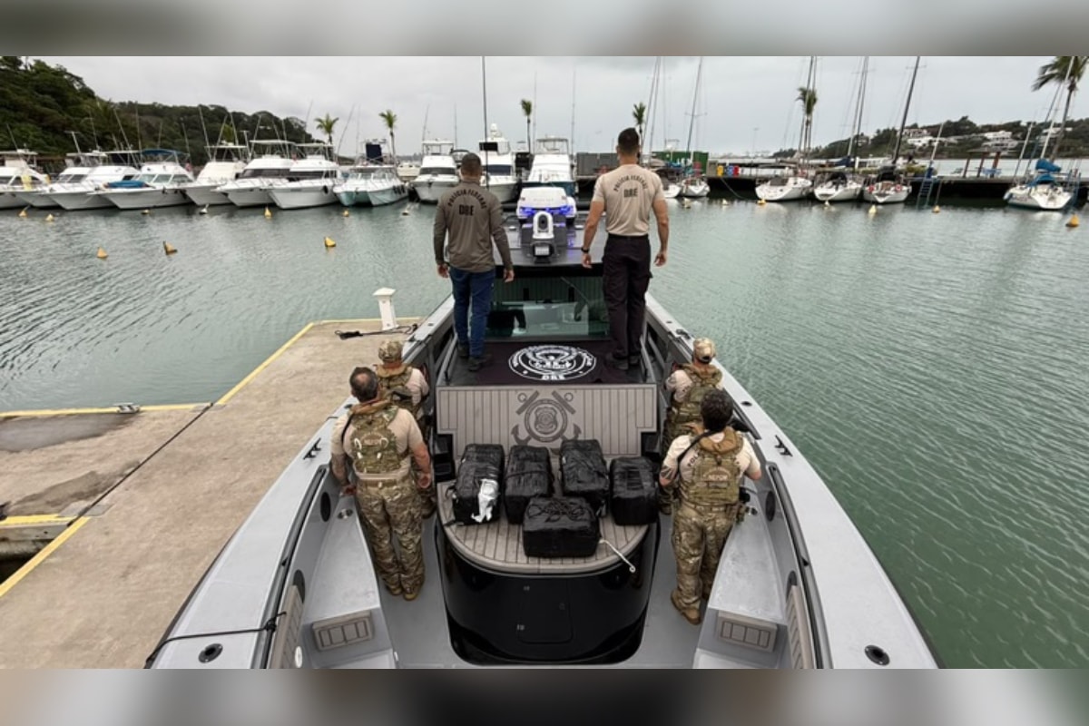 PF acha bolsas recheadas de cocaína em casco de embarcação rumo à Itália