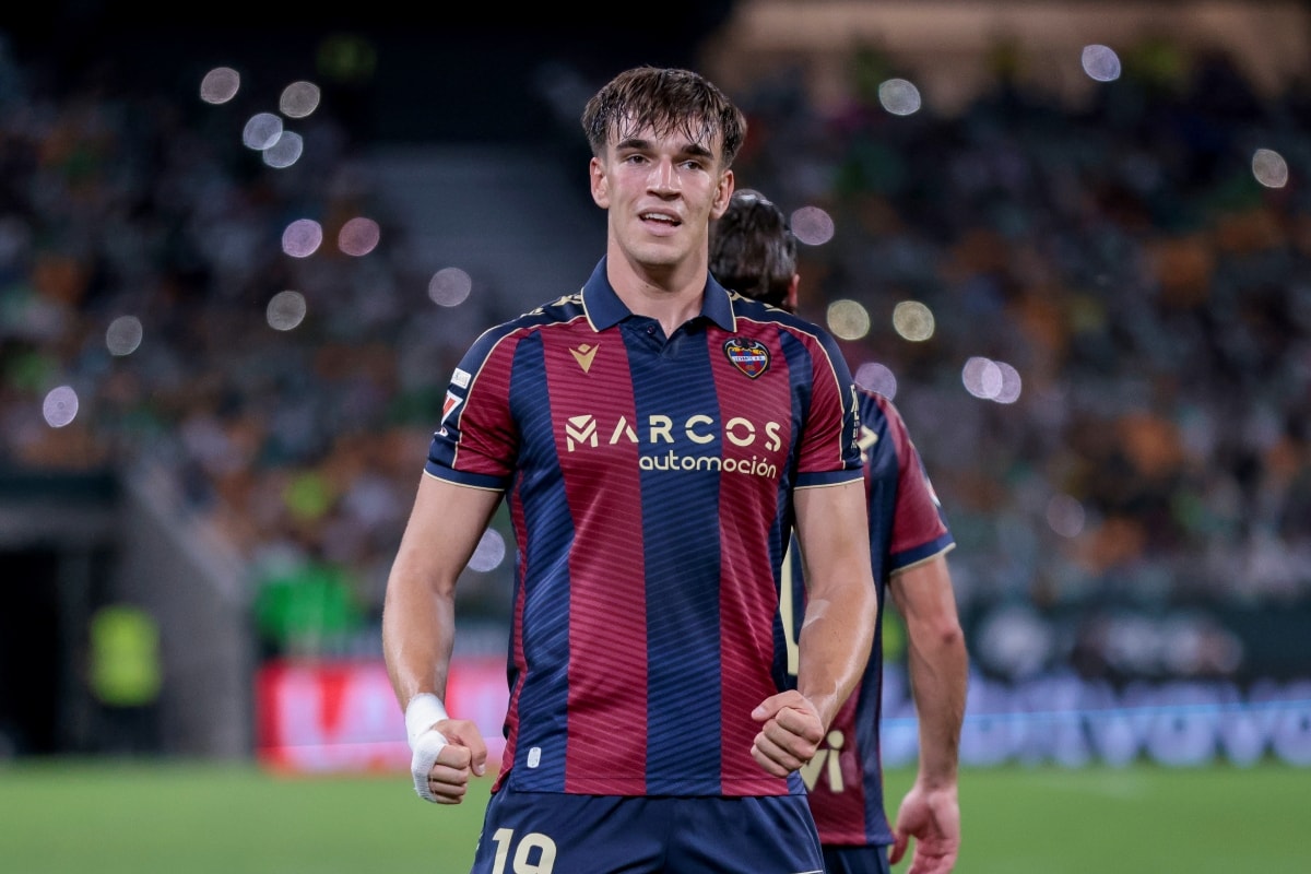 Real Madrid anuncia contratação de Carlos Espí, joia do Levante