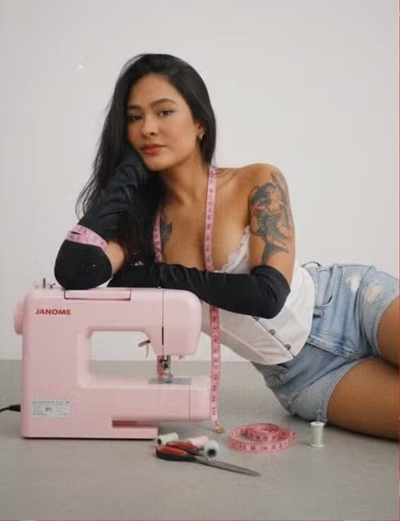 Designer de Rondônia viraliza ao criar corsets com as cores do Brasil que chamaram atenção de famosos
