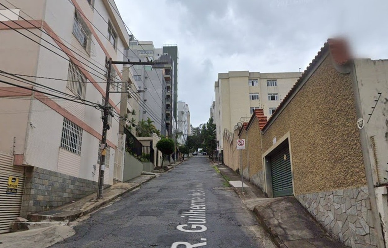 Homem é achado morto em apartamento após briga em posto de BH