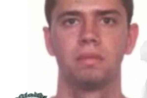 Com salário de R$ 9 mil, policial alvo da PF tinha em casa coleção de relógios de luxo