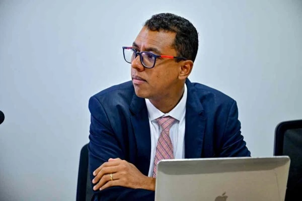 TSE abrirá urna com alunos de escola pública onde ministro estudou