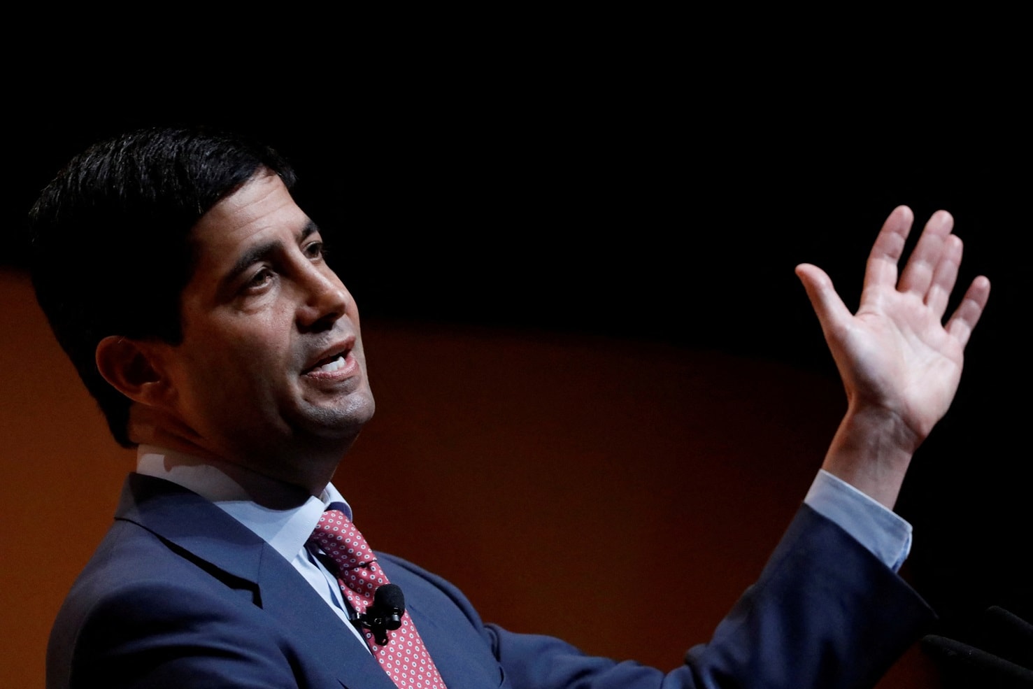 Senado dos EUA deve aprovar Kevin Warsh para chair do Fed nesta quarta-feira (13)