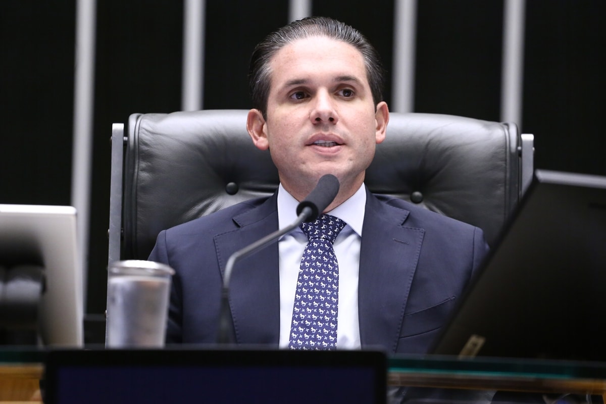 Motta: texto da regulamentação da IA deve ser apresentado em junho
