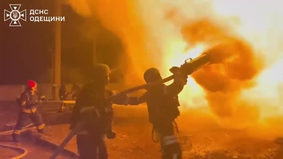 Vídeo: Fumaça toma Kiev após ataque de drone atingir armazém, diz prefeito