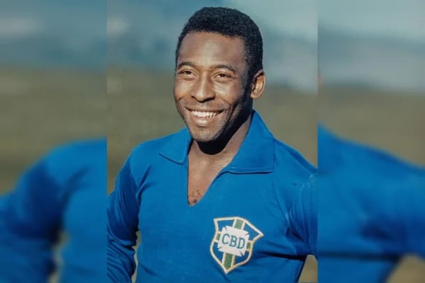 Copa: camisa de Pelé usada em 1958 é vendida por R$ 25 milhões
