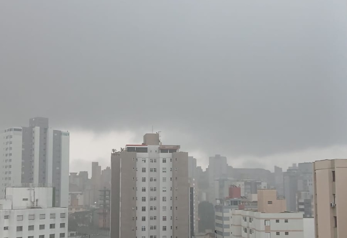 Domingo de 2º turno terá calor e chuva em BH; veja a previsão