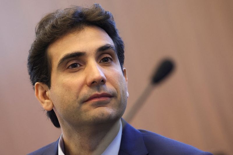 Fachin aguarda resposta de Andrei para decidir sobre comando da PF