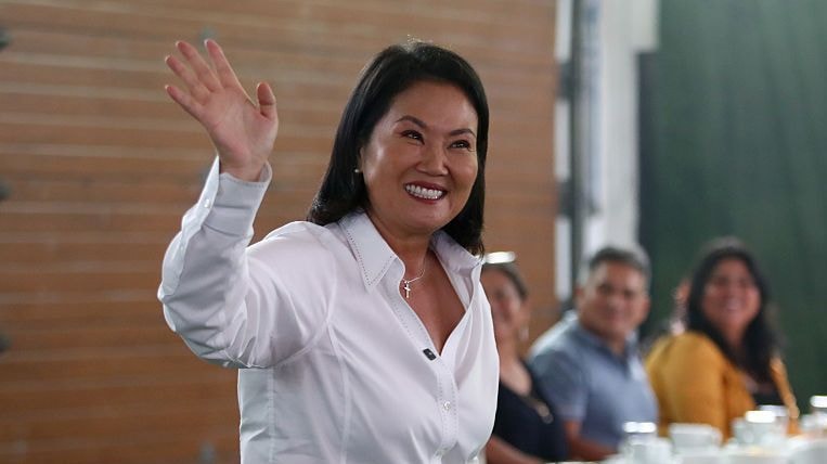 Eleições no Peru: Fujimori tem vantagem irreversível e Sánchez questiona